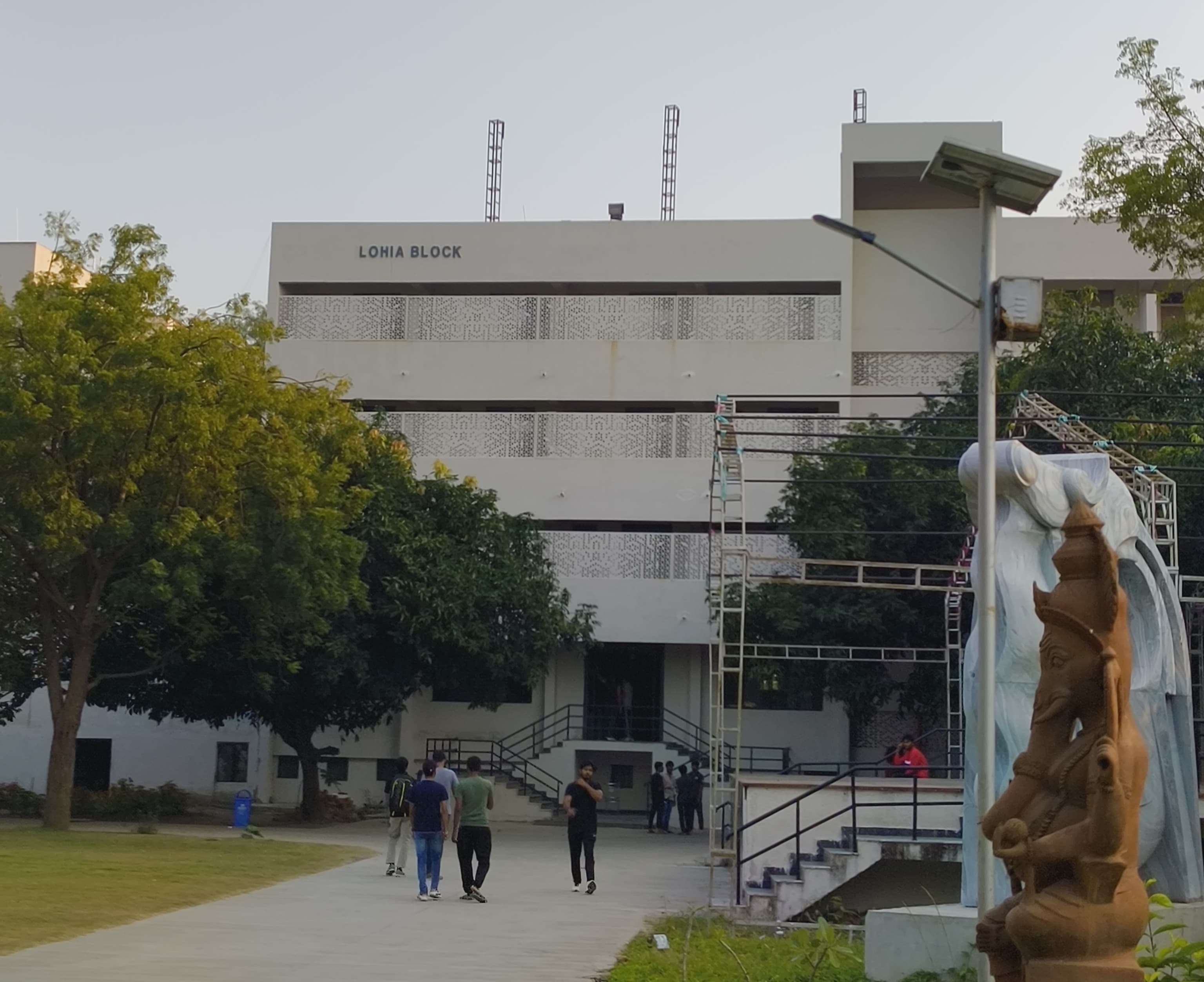 ITM SLS Baroda University College campus photo 35